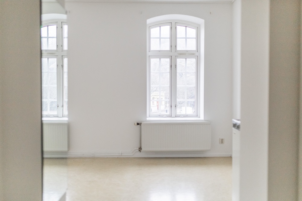 Fredrik Bloms väg 30 A - single room with kitchen cabinet