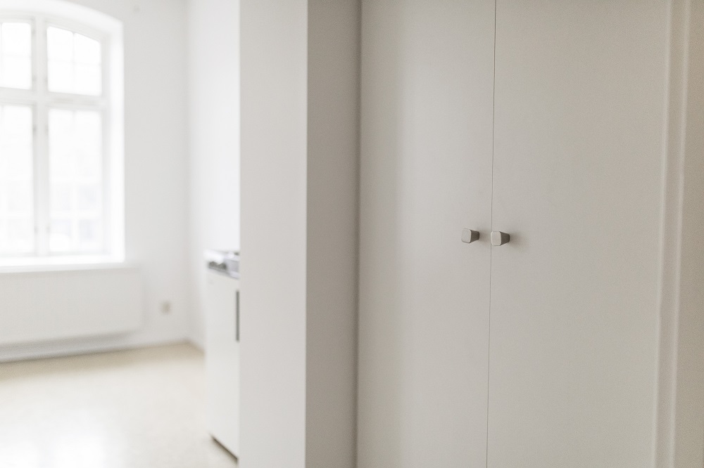 Fredrik Bloms väg 30 A - single room with kitchen cabinet